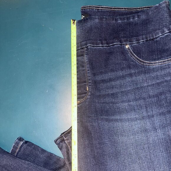 Lee Sculpting Slim Fit Slim Leg Mid Rise Jeans Womens Size 18 SHORT Dark Wash - Picture 7 of 9